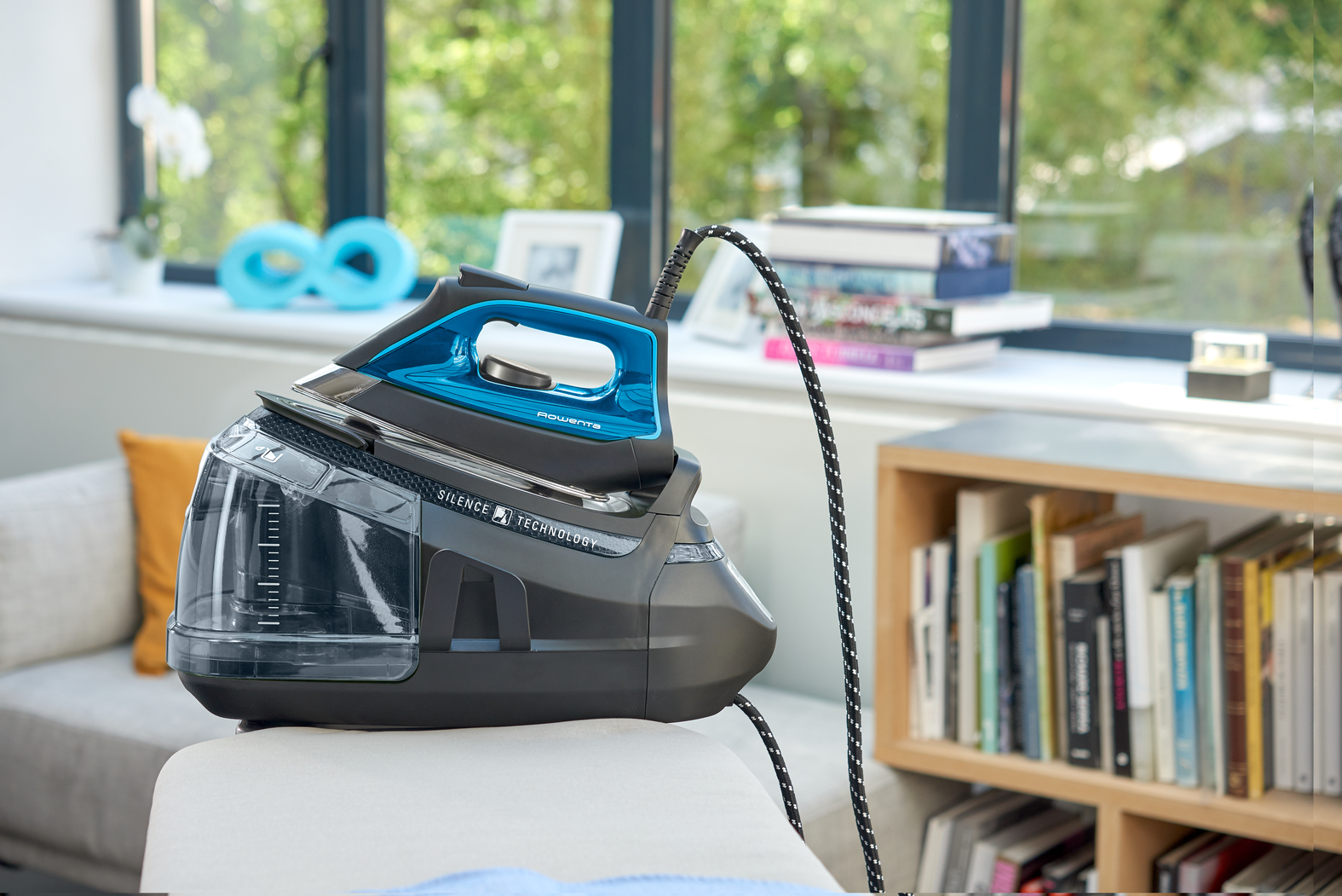 Rowenta DG922 Pressurized steam ironing station – image 5