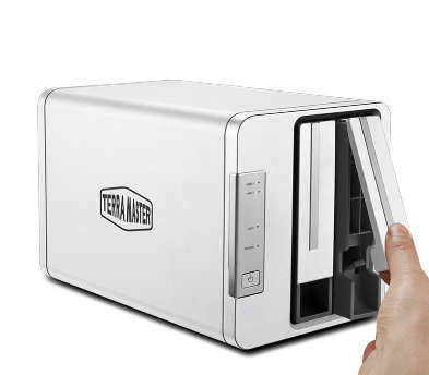TerraMaster F2-221 4TB 2x2TB Seagate IronWolf 2 Bay NAS Desktop – image 3