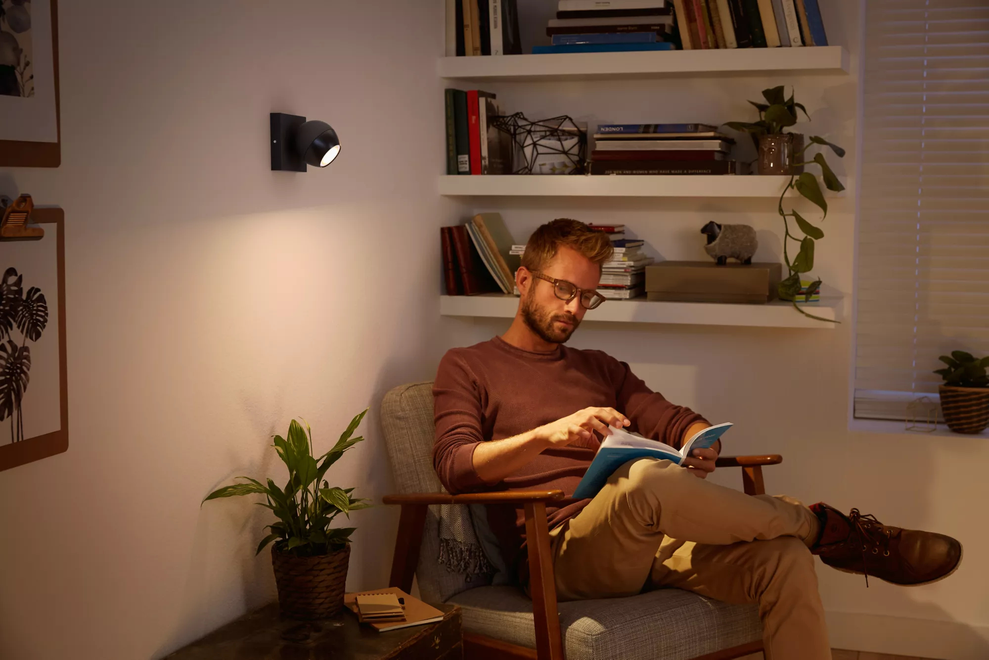 Philips by Signify Philips Hue White ambience Buckram single spotlight – image 2