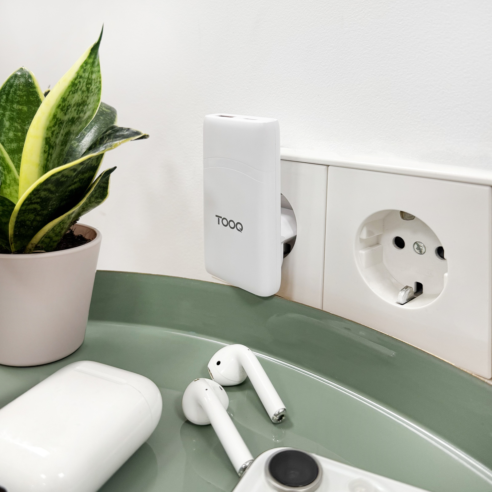 TooQ TQWC-GANSL65W1A1C mobile device charger Universal White AC Fast charging Indoor – image 6