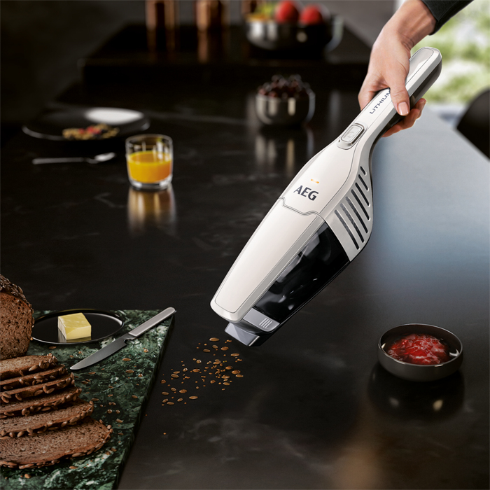 AEG CX7-21SW 2-in-1 stick vacuum Battery Dry Bagless – image 3