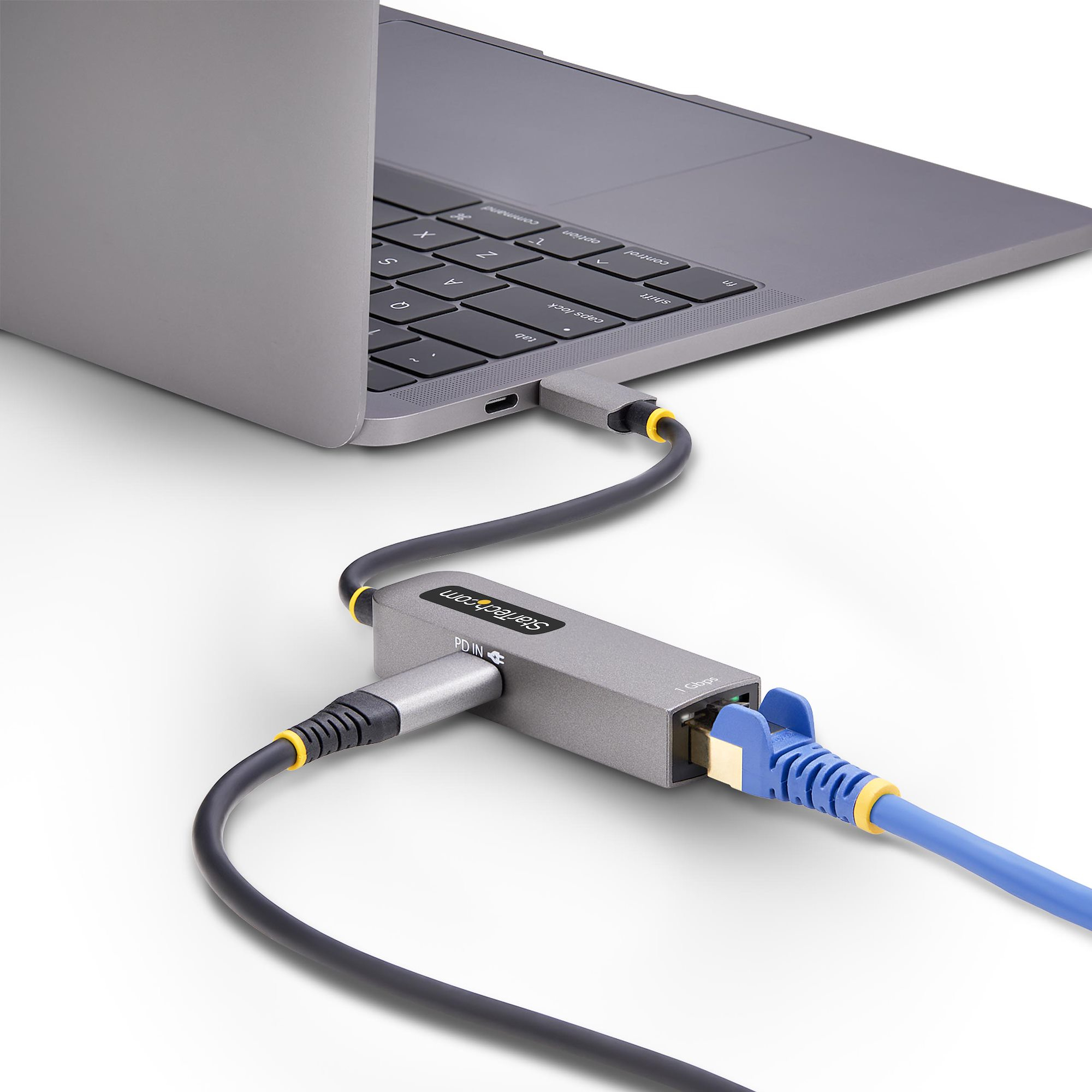 صورة محول StarTech.com 1GPD3-USB-C-ETHERNET USB-C إلى جيجابت إيثرنت مع تمرير طاقة 100 واط