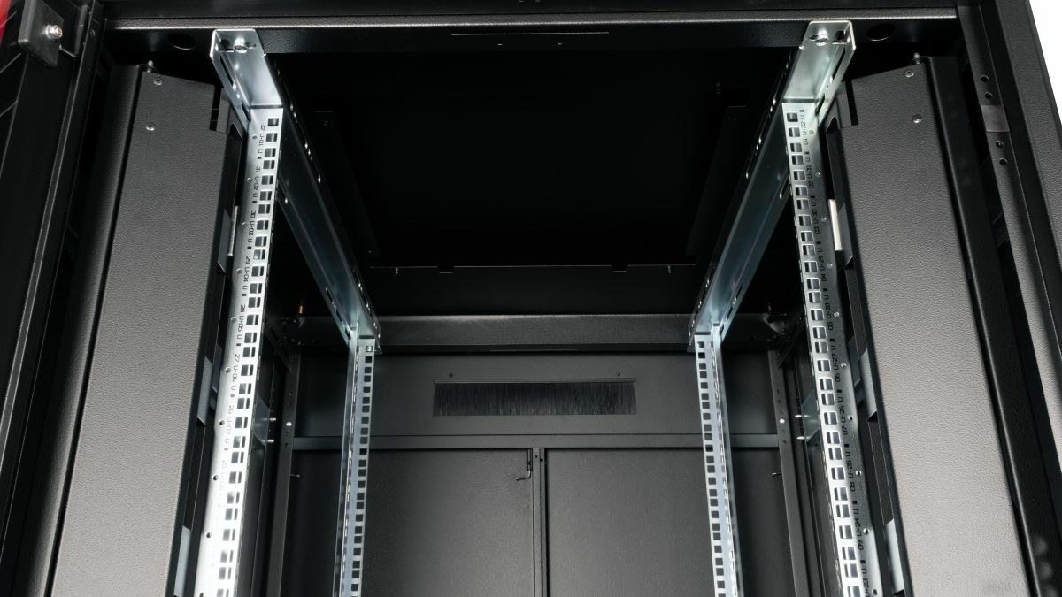 Equip Dynamic Flex 19' Cabinet, 32U – image 6