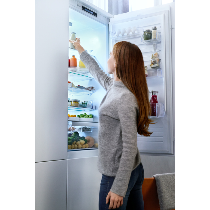 Electrolux ENN3054EOW fridge-freezer Built-in – image 4