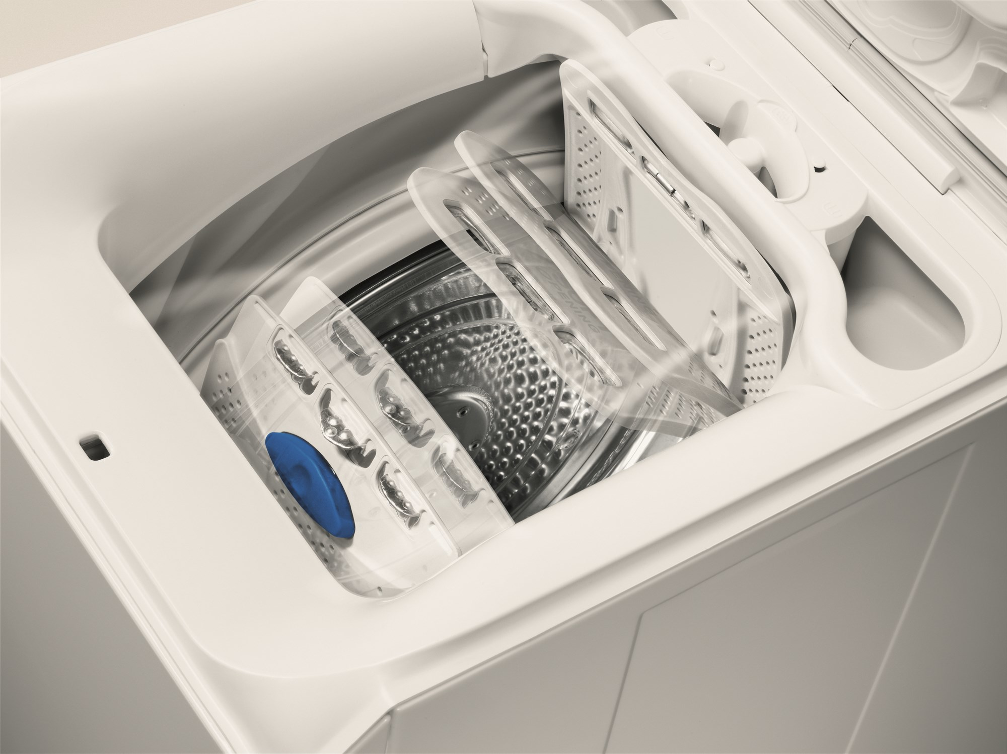 Electrolux EWT1361ESW washing machine Top-load – image 4