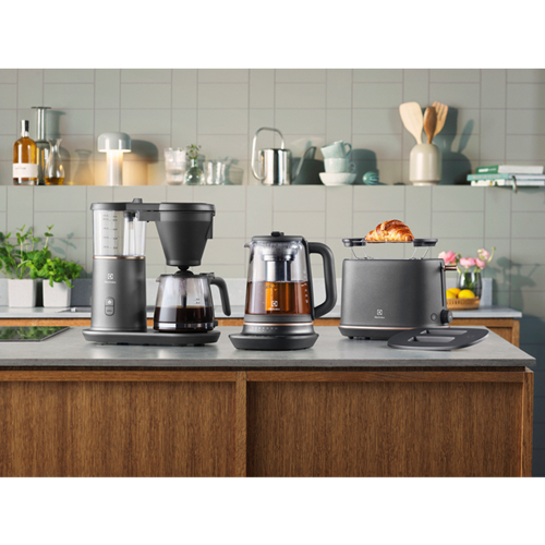 Electrolux E7K16BP electric kettle – image 4