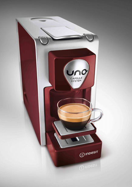 Indesit UNO Fully-auto Capsule coffee machine – image 4