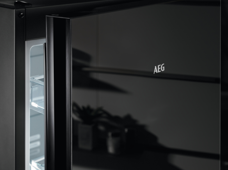 AEG Series 8000 RCB736E7MK Freestanding – image 6