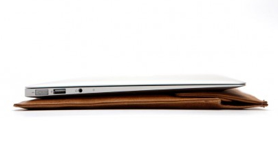 dbramante1928 MAEV13GT1101BR laptop case – image 3