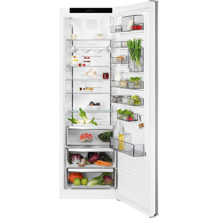 AEG RKE73924MW fridge Freestanding – image 1