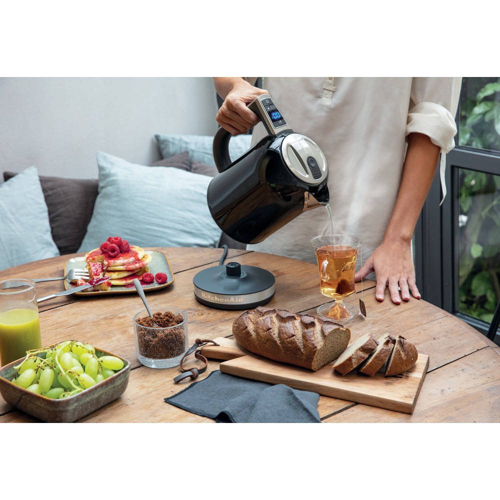 KitchenAid 5KEK1722BOB electric kettle – image 5