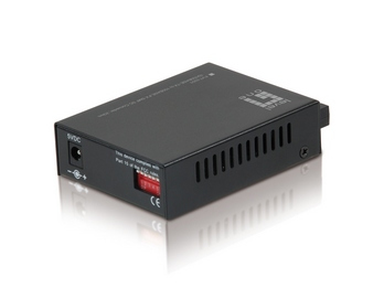 LevelOne 10/100BASE-TX to 100BASE-FX SMF SC Converter, 20km – image 3
