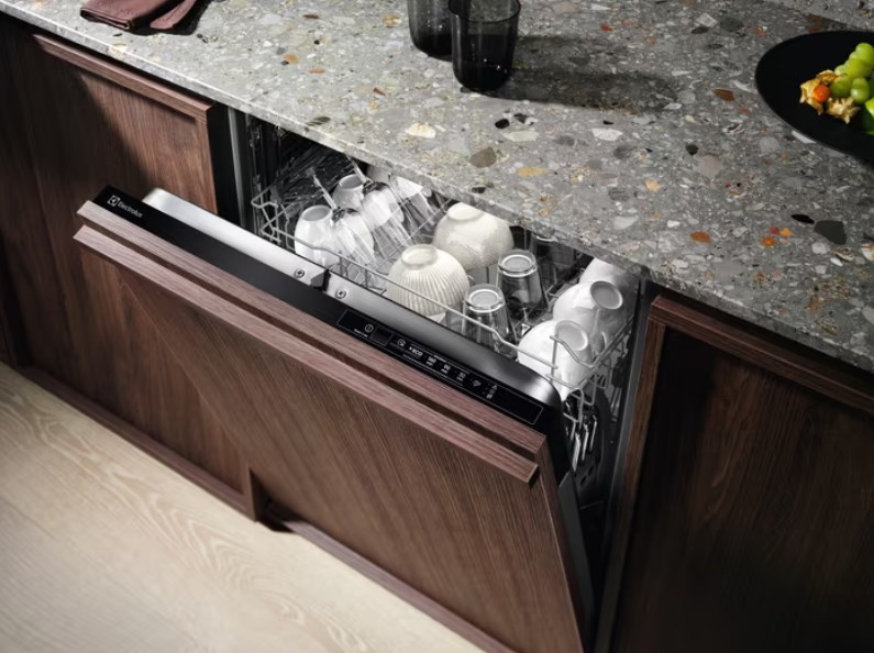 Electrolux EEA17110L Fully built-in 13 place settings – image 6