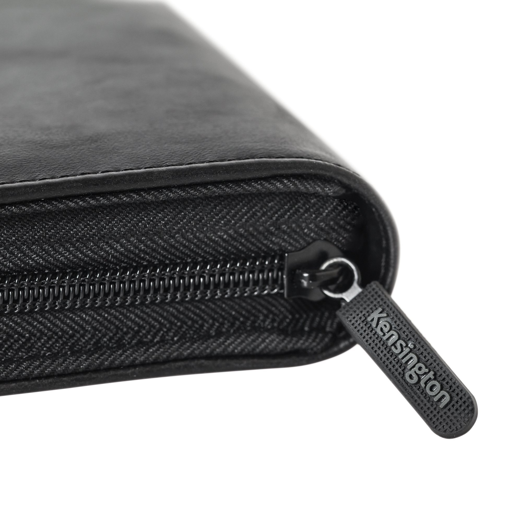 Kensington KeyFolio Executive™ - Zipper Folio with Keyboard for iPad Air™ – image 9