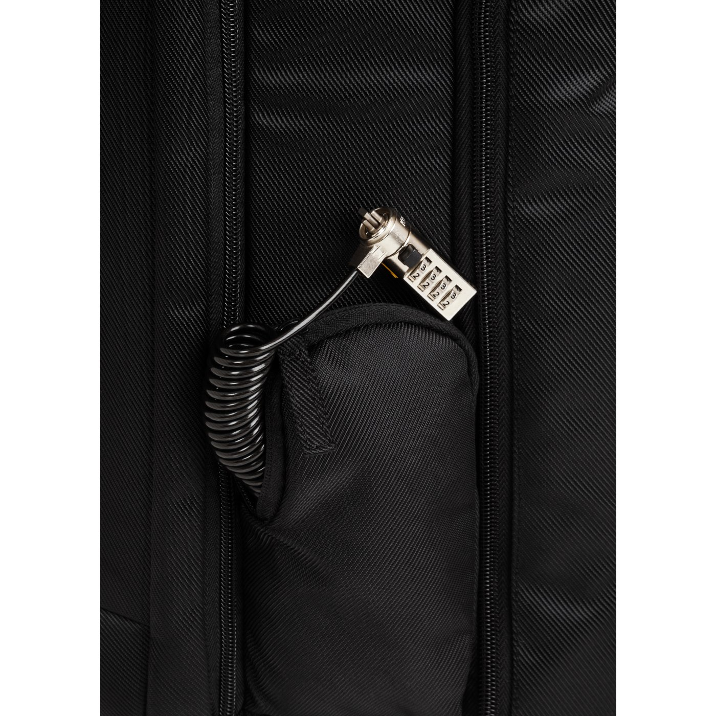 Kensington SecureTrek™ 17” Laptop Overnight Backpack – image 4