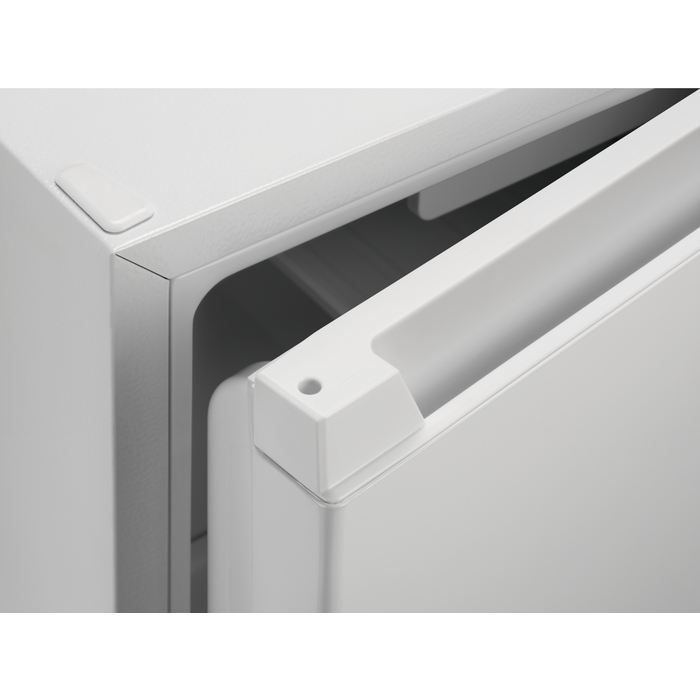 AEG ORT541EW fridge Freestanding – image 4