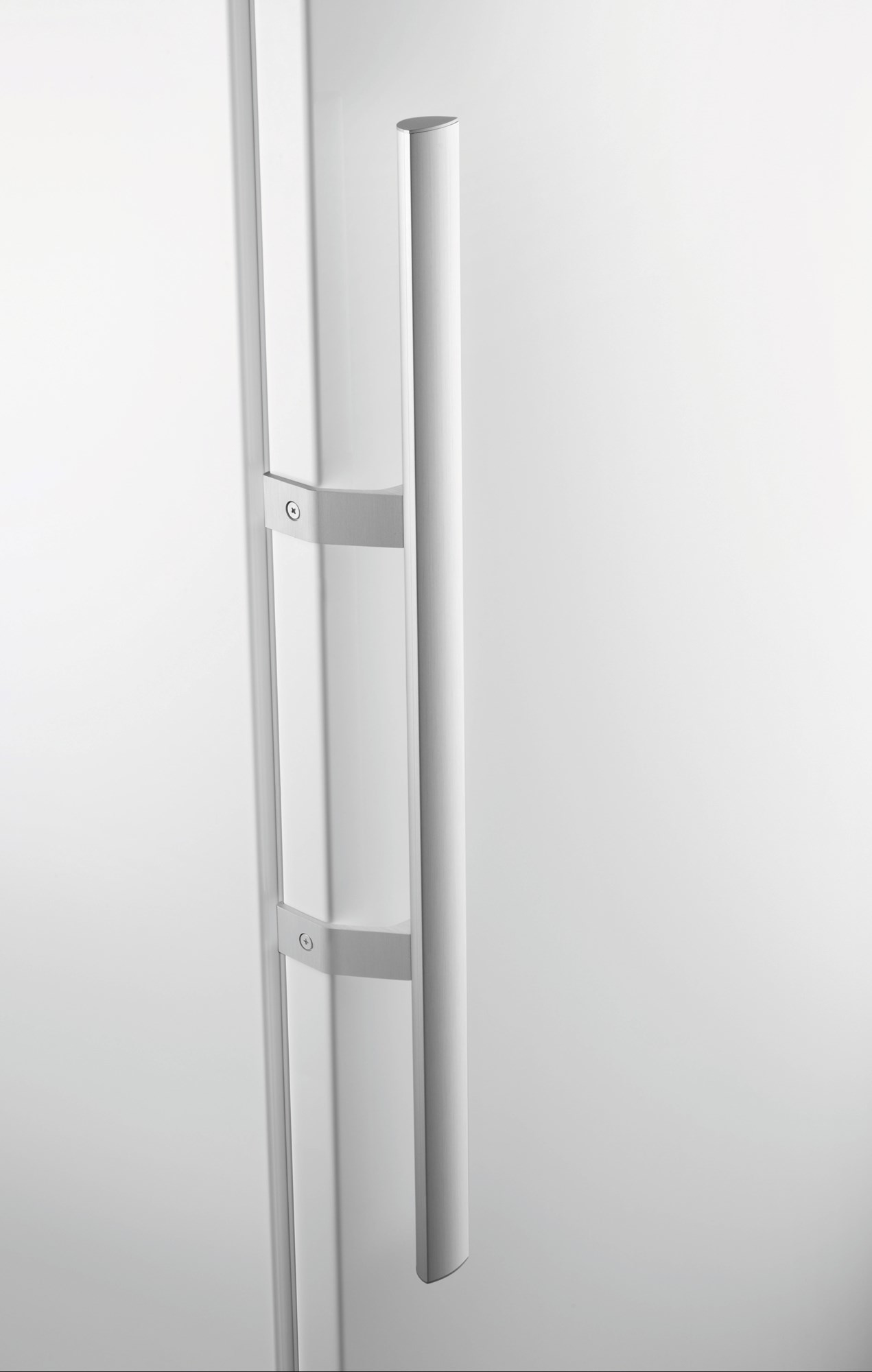 Electrolux EUE2974MFW Upright freezer Freestanding – image 3