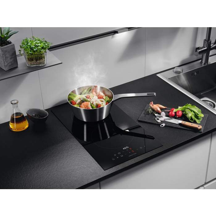 AEG IKB32300CB Black Built-in – image 3