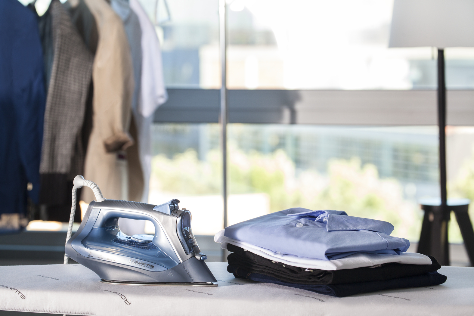 Rowenta DW4308 Steam iron Microsteam 300 Laser soleplate – image 4