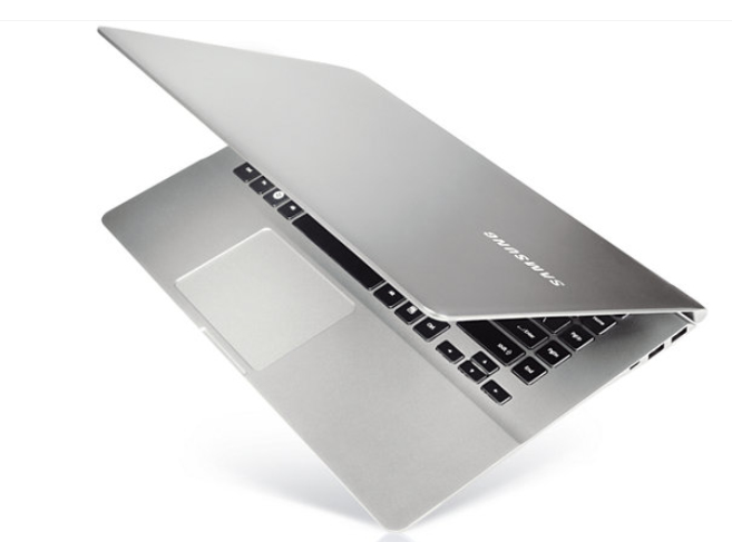 Samsung 9 900X4D-A57 Intel® Core™ i5 i5-3317U Laptop 38.1 cm (15") HD+ 8 GB DDR3-SDRAM 128 GB SSD Windows 7 Home Premium Silver