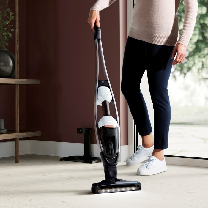 Electrolux PQ92-ALGS Stick vacuum Battery Dry Cyclonic, Foam Bagless Black, Silver – image 7