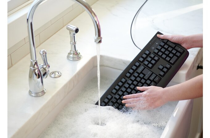 Kensington Pro Fit Washable USB Keyboard – image 1