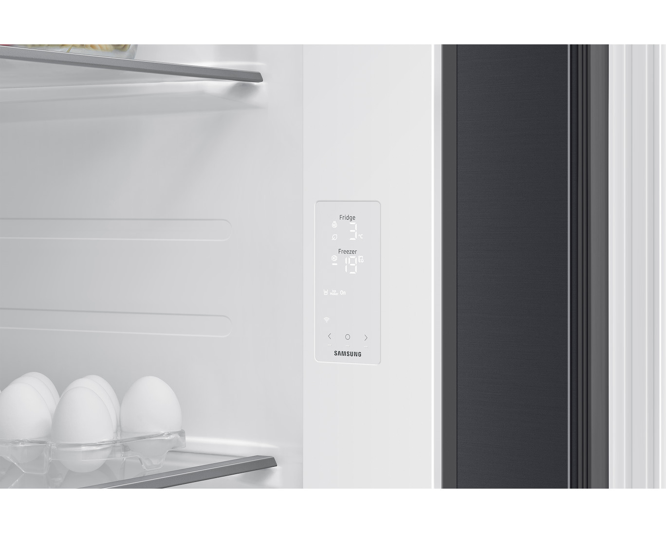 Samsung RS70F64KEFEO side-by-side refrigerator Freestanding – image 9