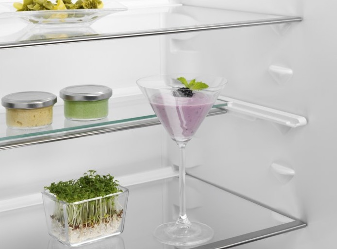 Electrolux ERC2105AOW fridge Built-in – image 2