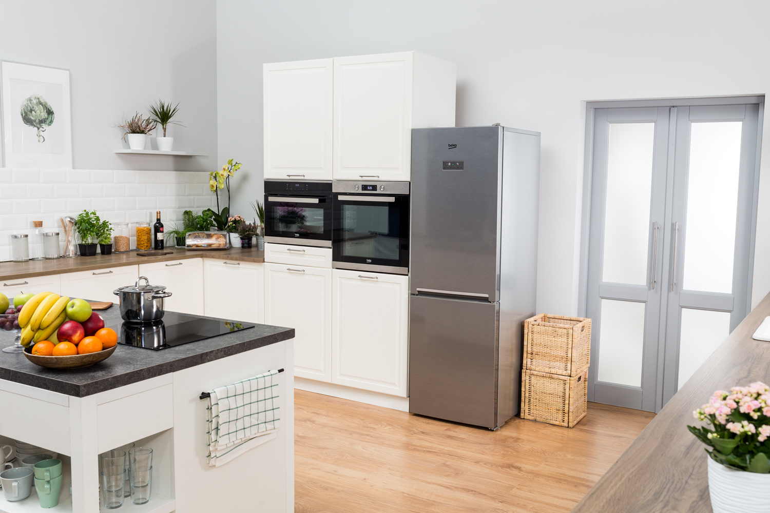 Beko MCNA366E30ZXB fridge-freezer Freestanding – image 4