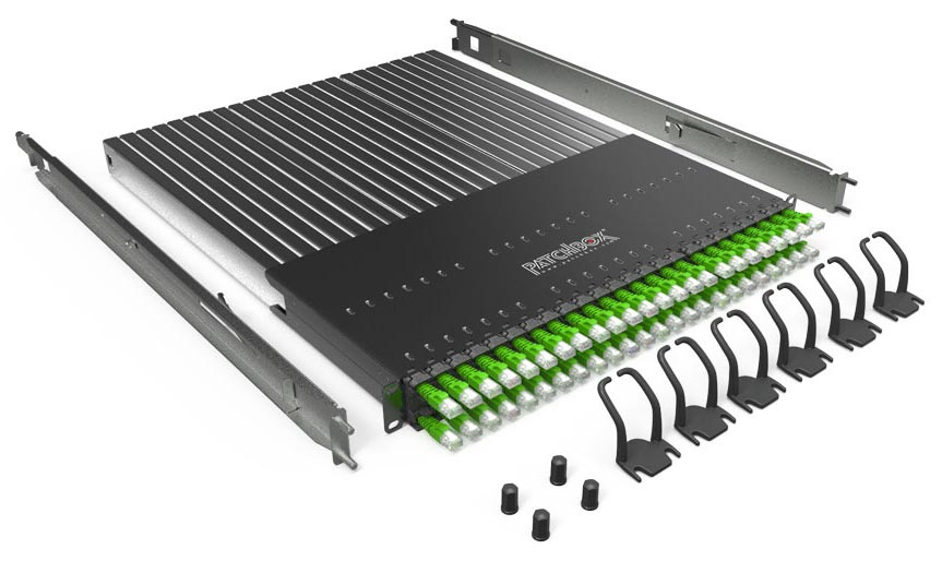 Plus+ UTP 24 RJ-45 Port 10 Gigabit Ethernet Ağ Anahtarı, Siyah/Yeşil