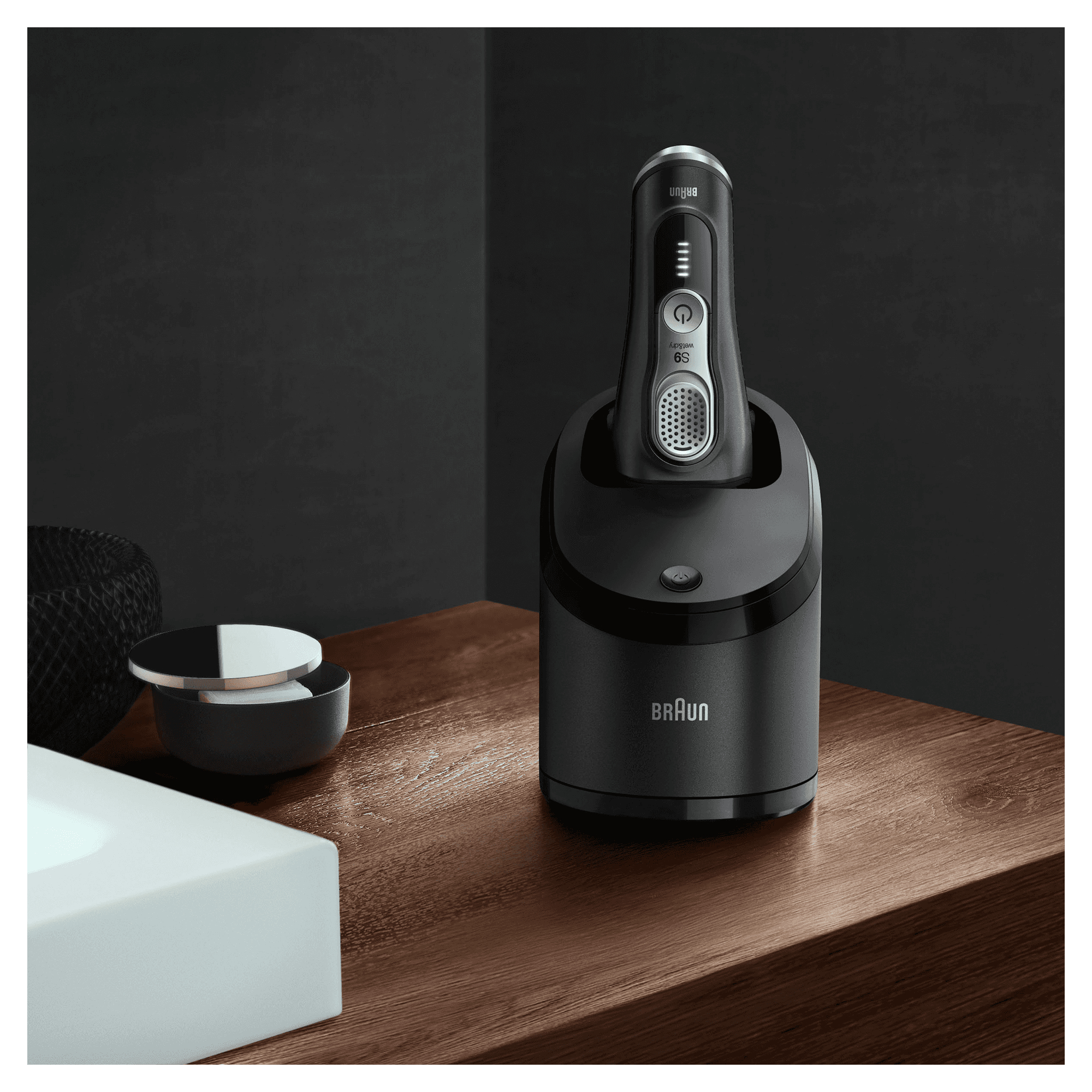 Braun Series 9 9360cc Latest Generation Electric Shaver, Clean&Charge Station, Fabric Case, Noir – image 7
