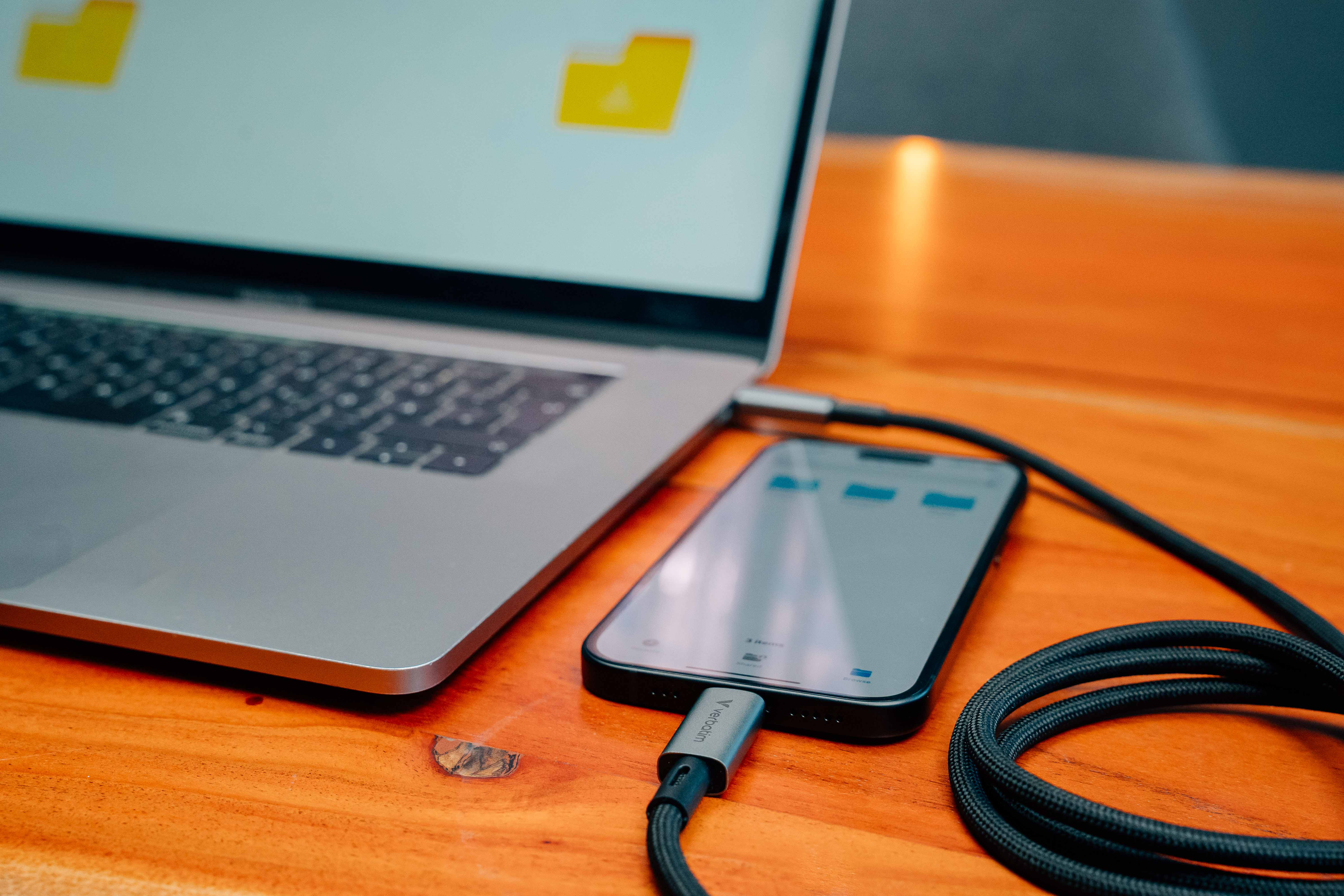 Resim Verbatim 31847 USB4 Gen 2x2 USB C - USB C Kablo, 120 cm, Siyah