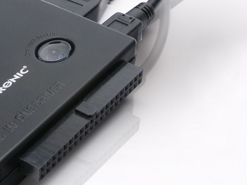 Conceptronic Serial ATA & IDE to USB & eSATA adapter – image 6