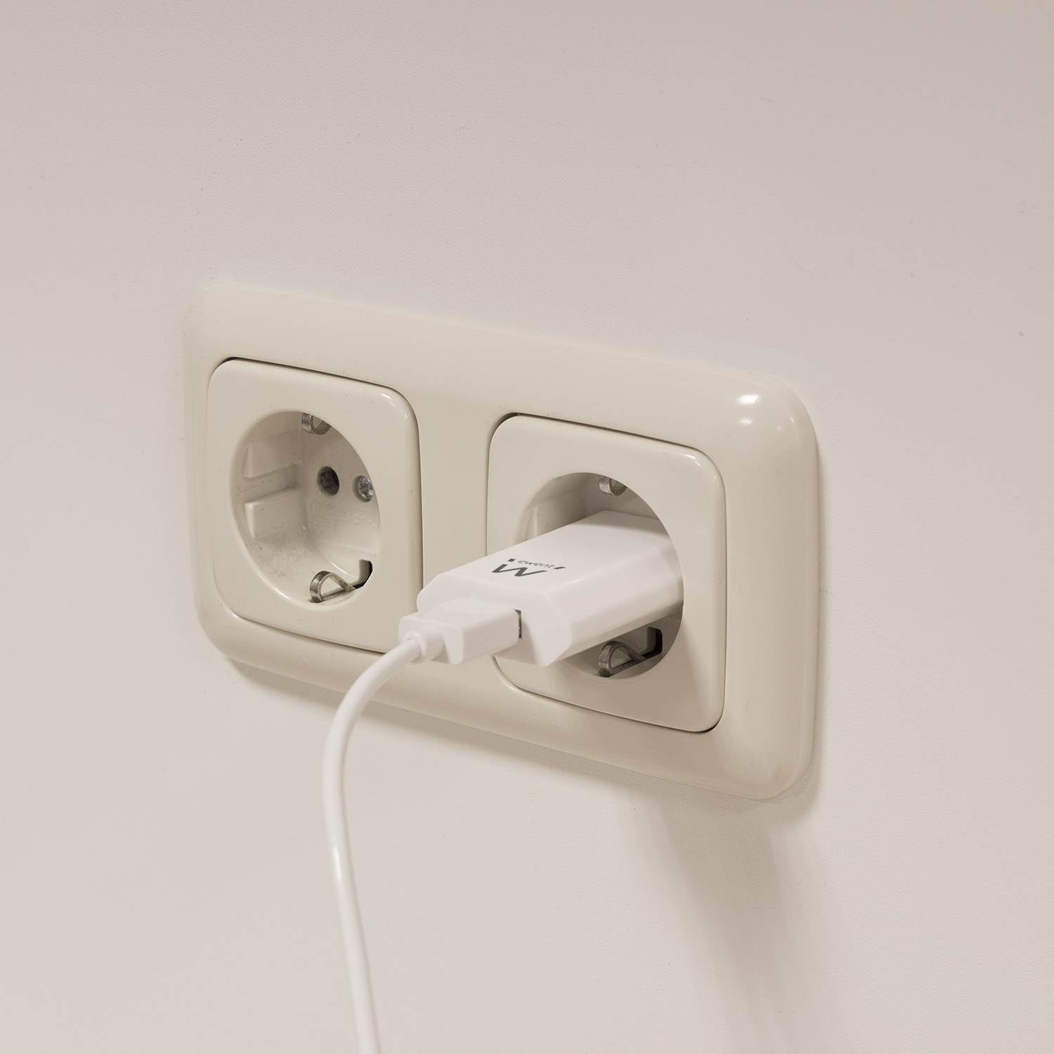 Ewent EW1222 mobile device charger Universal White AC Indoor – image 4