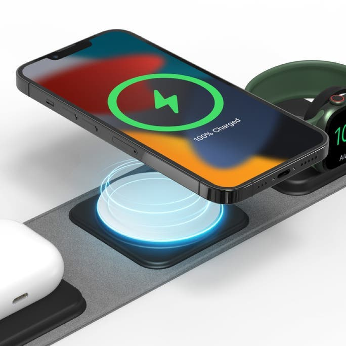mophie 3-in-1 Travel Charger with MagSafe (Europe) – image 3