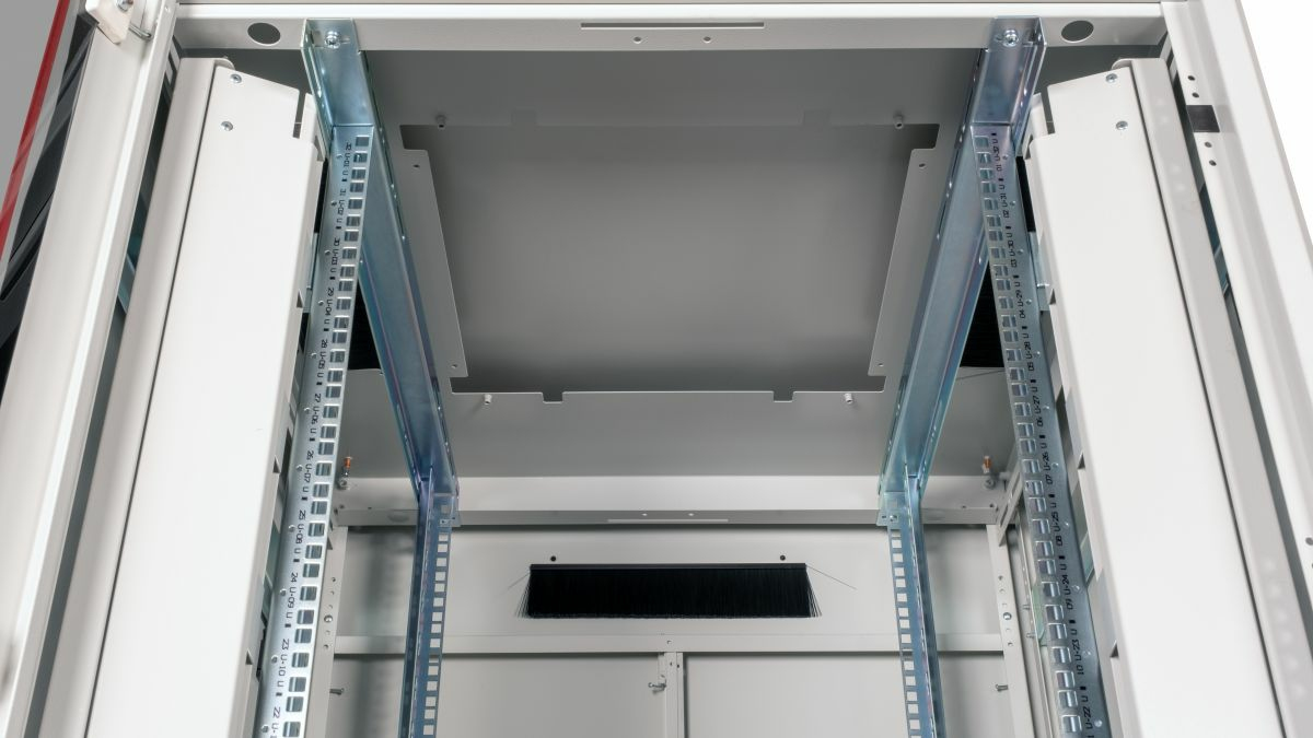 Equip Dynamic Flex 19' Cabinet, 32U – image 6