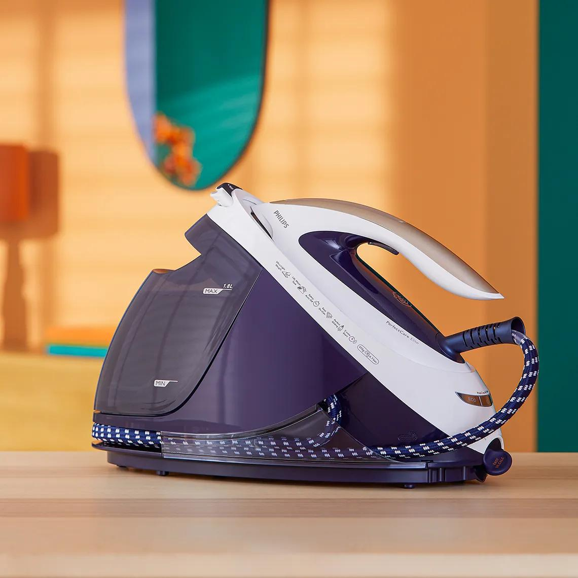 Philips PerfectCare Elite GC9635/20 steam ironing station – image 5