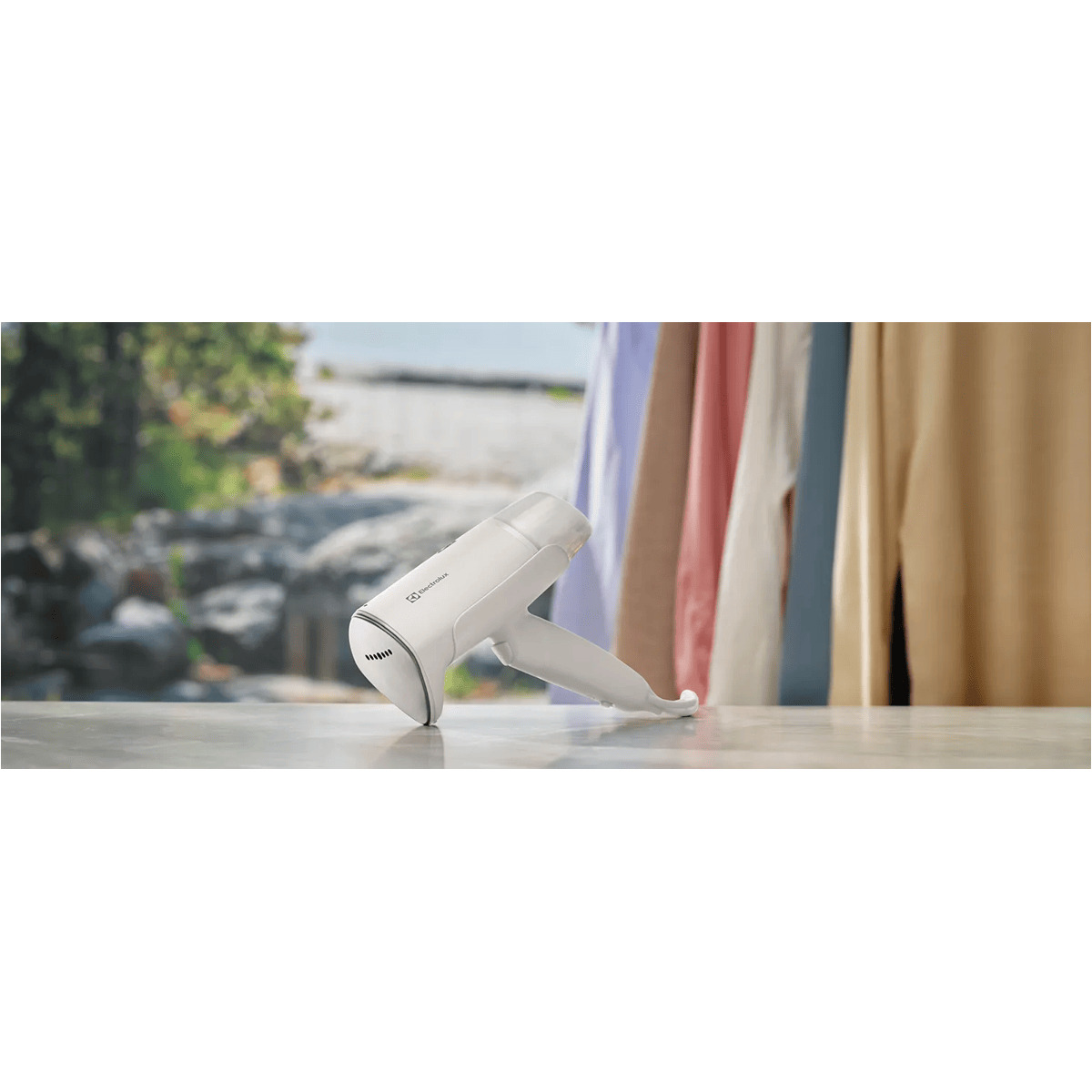 Electrolux E5HS2-6SW Handheld garment steamer – image 9