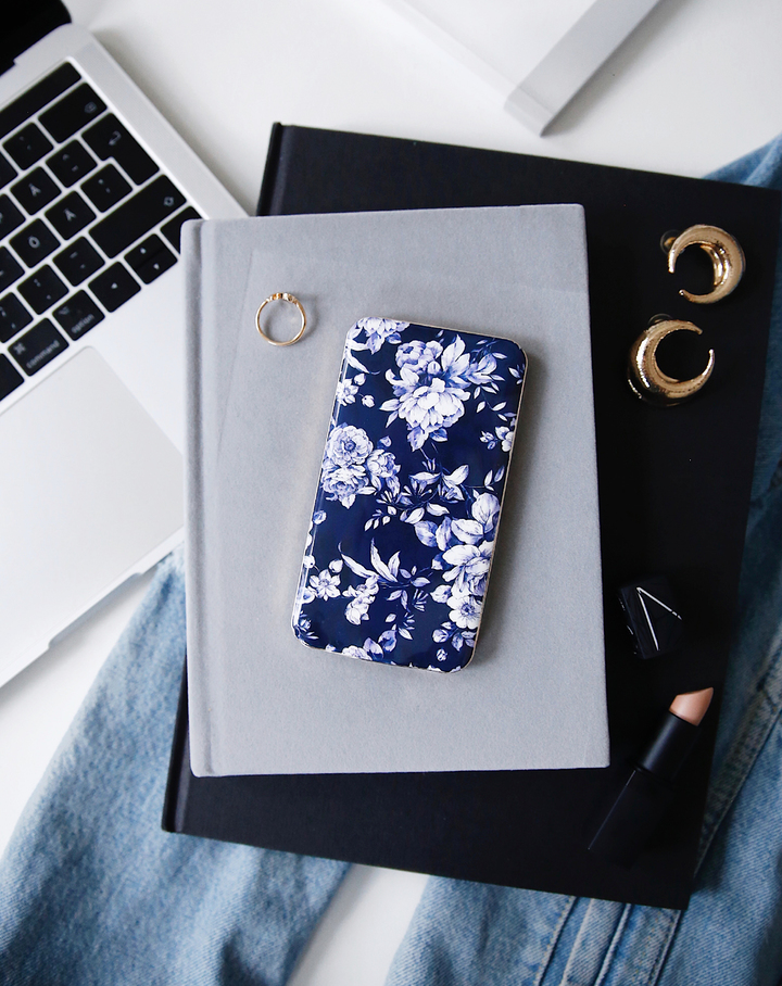 iDeal of Sweden Sailor Blue Bloom – image 3