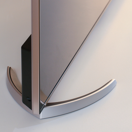 Sharp LC-70UD20E TV – image 2