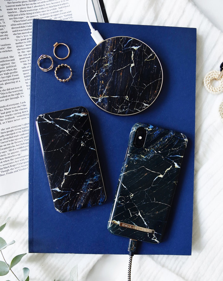 iDeal of Sweden Fashion 5000 mAh Black, Gold – image 5