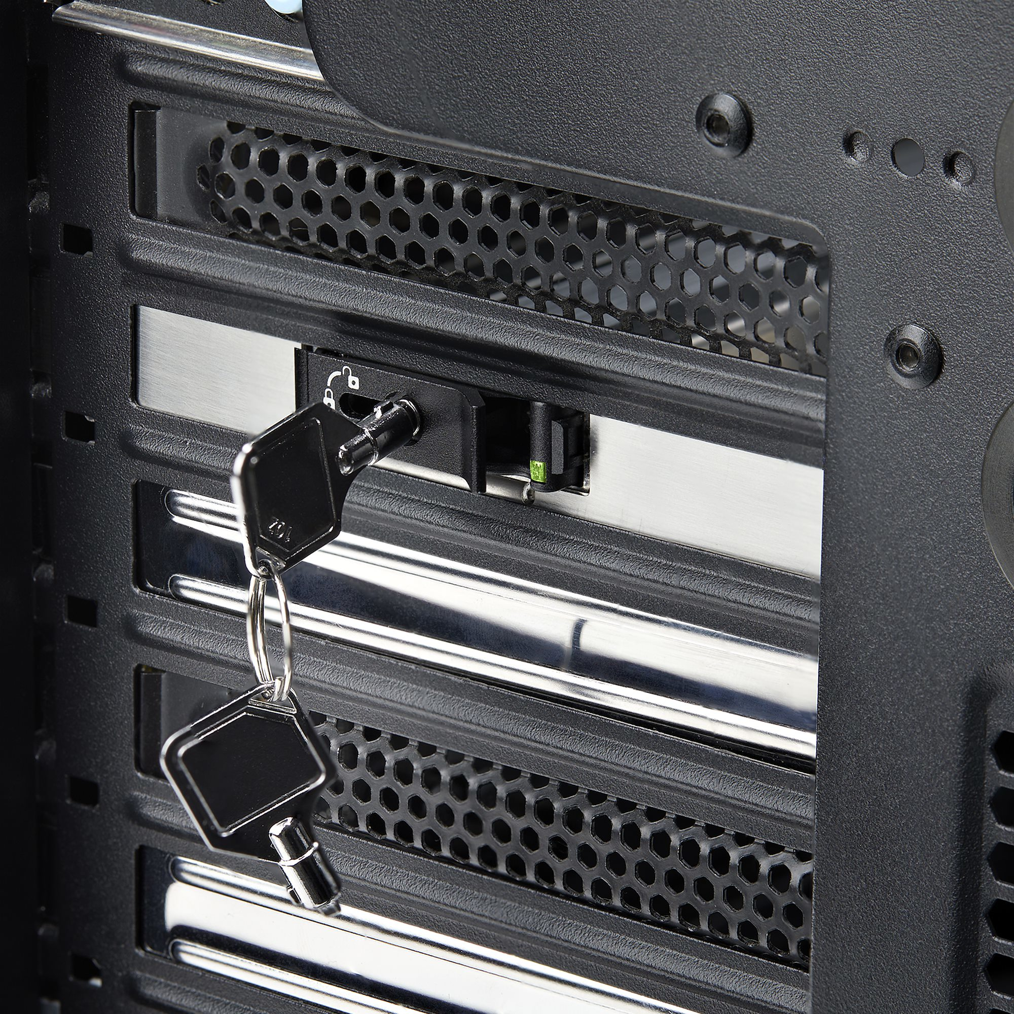 StarTech.com M.2 NVMe SSD to PCIe x4 Mobile Rack/Backplane with Removable Tray for PCI Express Expansion Slot, Tool-less Installation, PCIe 4.0/3.0 Hot-Swap Dri – image 8