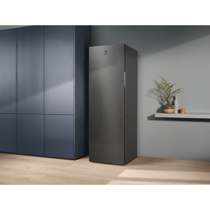 Electrolux LUT5NF28U0 Upright freezer Freestanding – image 5