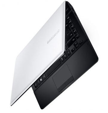 Samsung 3 NP370E4K Intel® Core™ i5 i5-5200U Laptop – image 4