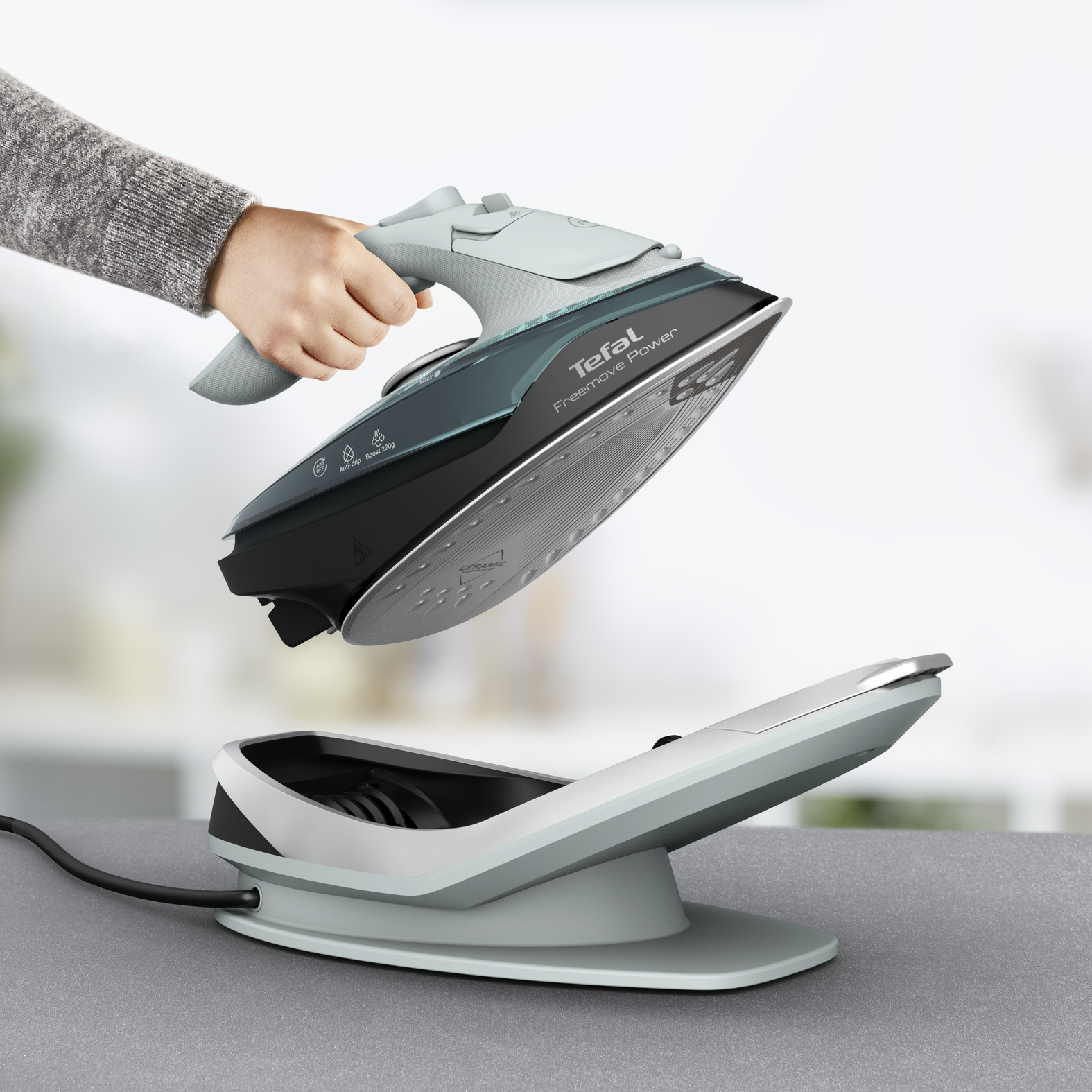 Tefal Freemove Power FV6670E0 iron Dry & Steam iron – image 4