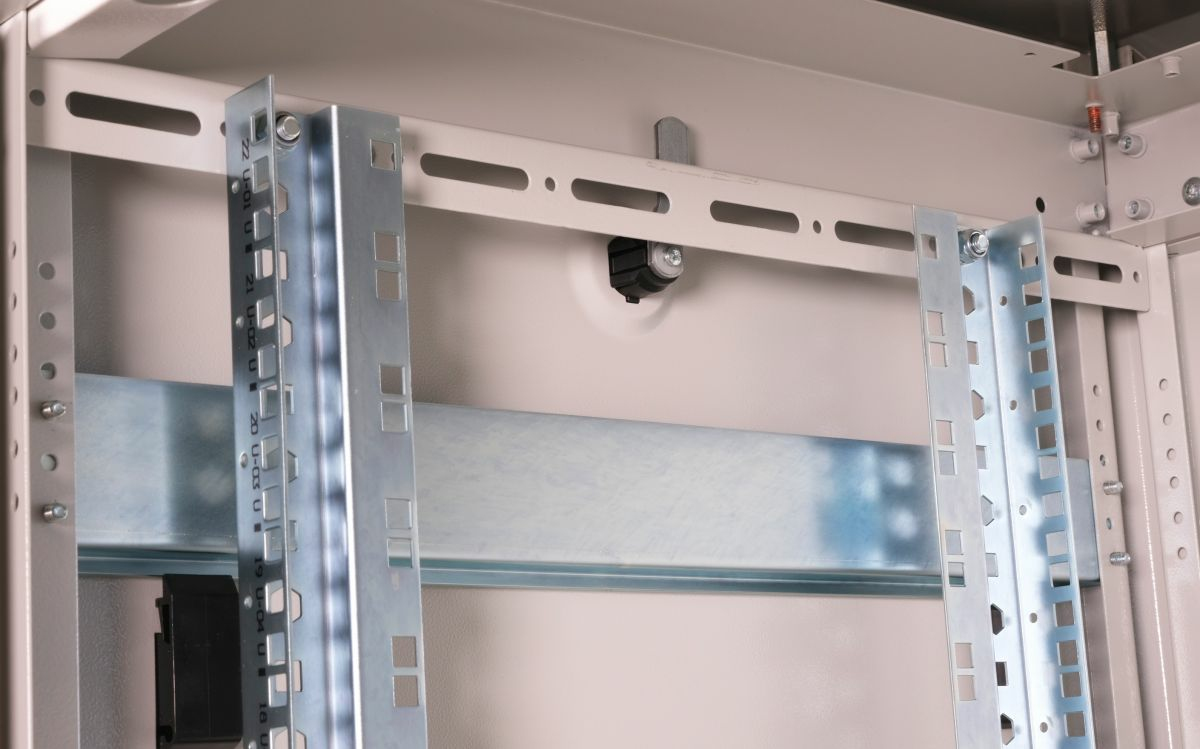 Equip Dynamic Flex 19' Cabinet, 22U – image 3