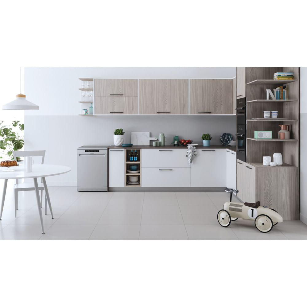 Indesit DFC 2B+16 S UK – image 4
