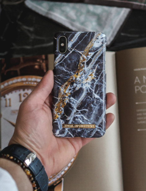 iDeal of Sweden Midnight Blue Marble – image 4