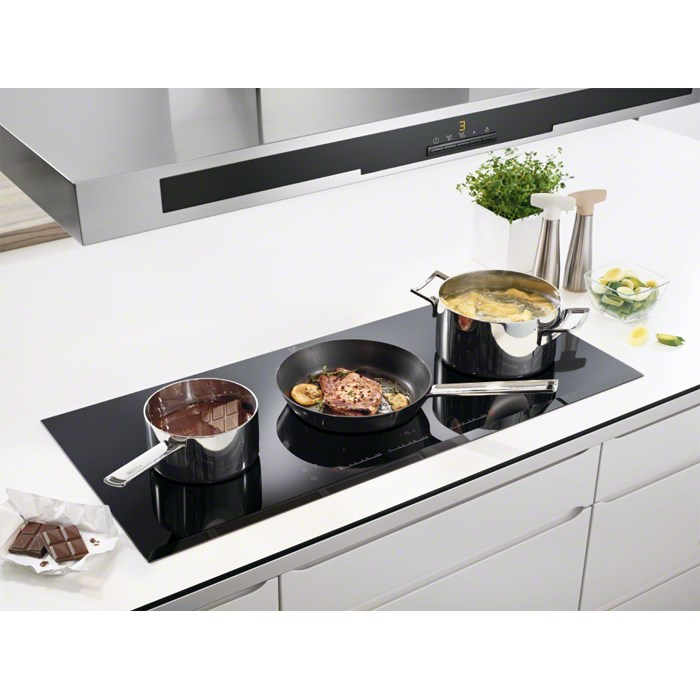 Electrolux EHL9530FOK hob Black Built-in Zone induction hob 3 zone(s) – image 3