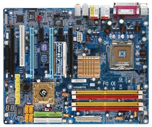 GIGABYTE GA-8N-SLI Quad Royal